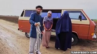 Кавказская деваха делает качественный отсос хуя чернокожему солдату